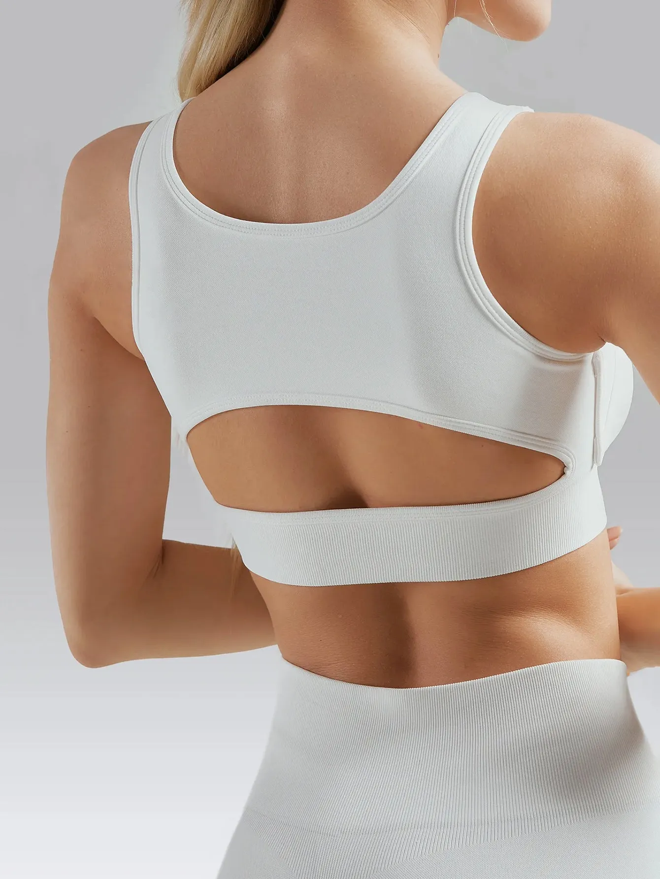 Motion Control High Impact Cut-Out Sports Bra